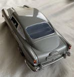 Autoart 1:18 - Modelauto - Aston Martin DB5 silver -, Nieuw