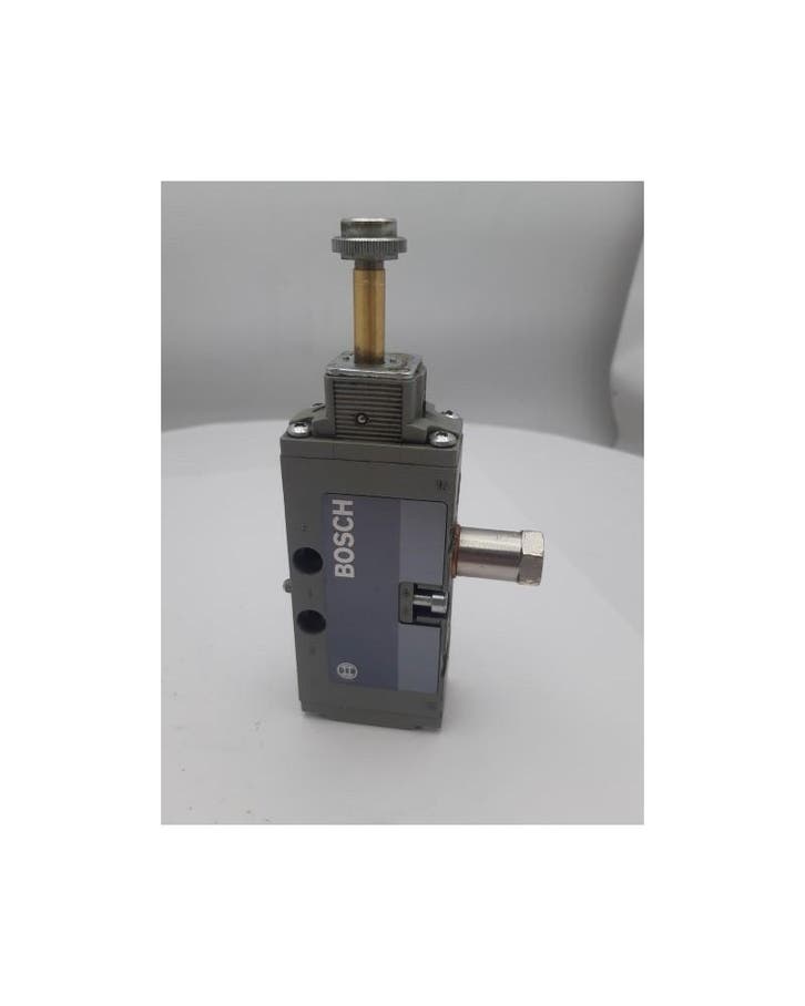 Bosch 5-weg pneumatische solenoïde richtingsklep  0-820-023-, Articles professionnels, Machines & Construction | Travail du bois