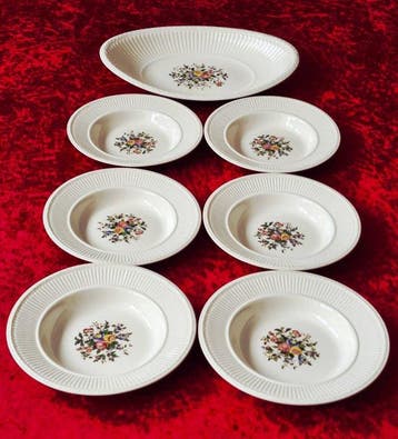 Wedgwood - Assiette (7) - CONWAY - Faïence - 6x assiettes/1x