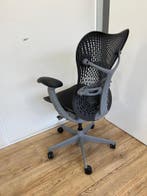 50x Refurbished Herman Miller Mirra Grijs Zwart, Verzenden, Zo goed als nieuw, Grijs, Bureaustoel