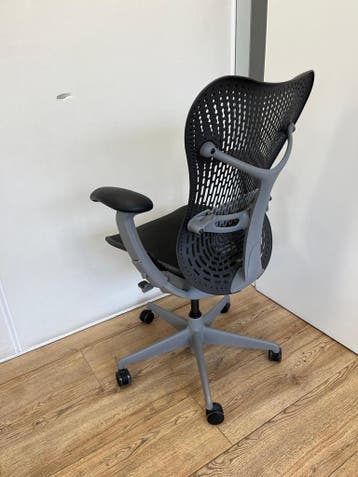 50x Refurbished Herman Miller Mirra Grijs Zwart, Verzenden, Bureaustoel