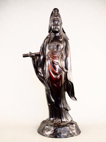 Standing statue of Kannon Bodhisattva  - Beeld Brons -