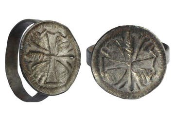Middeleeuwen, kruisvaardersperiode Zilver Ring gegraveerd