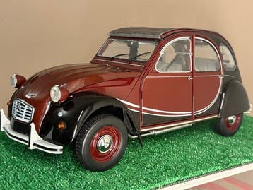 Altaya 1:8 - Voiture miniature - Citroen 2cv Charleston