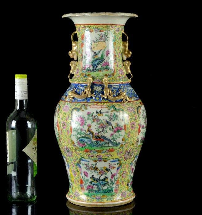 Un grand vase chinois en Famille Rose doré, Hauteur 45,6, Antiek en Kunst, Antiek | Overige Antiek