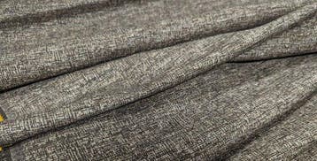 Eleganza Double Face: Il Tessuto Contract in Misto Seta che