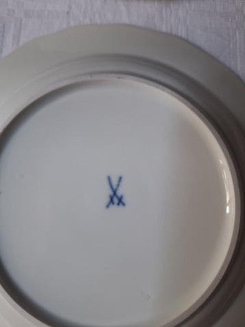 Meissen - Service de table (6) - Porcelaine à la cendre dos