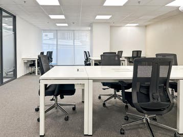Kantoorruimte voor 30 in No18 Ampla House, Verzenden