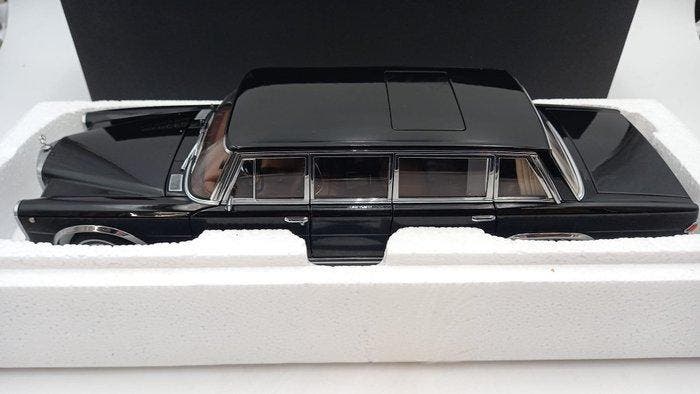 Autoart 1:18 - Modelauto - Mercedes Benz 600 LWB Pullman -, Hobby & Loisirs créatifs, Voitures miniatures | 1:5 à 1:12
