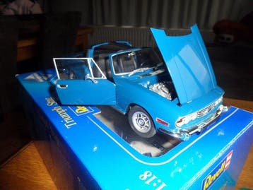 Revell 1:18 - Voiture miniature - triumph stag tahiti blue, Nieuw
