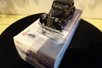 IXO 1:43 - Voiture miniature - 1939 Ford V8 Pilot