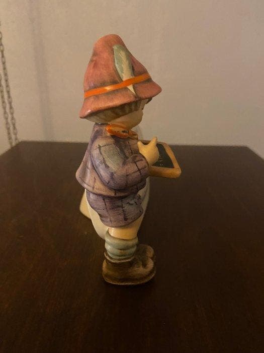Goebel - Figurine - Hummel jongen met schoolbord - TMK6 -, Antiek en Kunst, Curiosa en Brocante