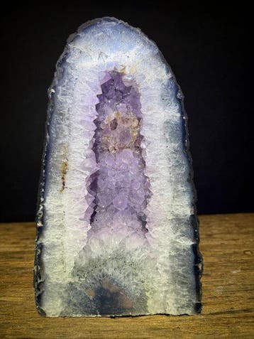 amethist Geode - Hoogte: 30 cm - Breedte: 17 cm- 8.1 kg -