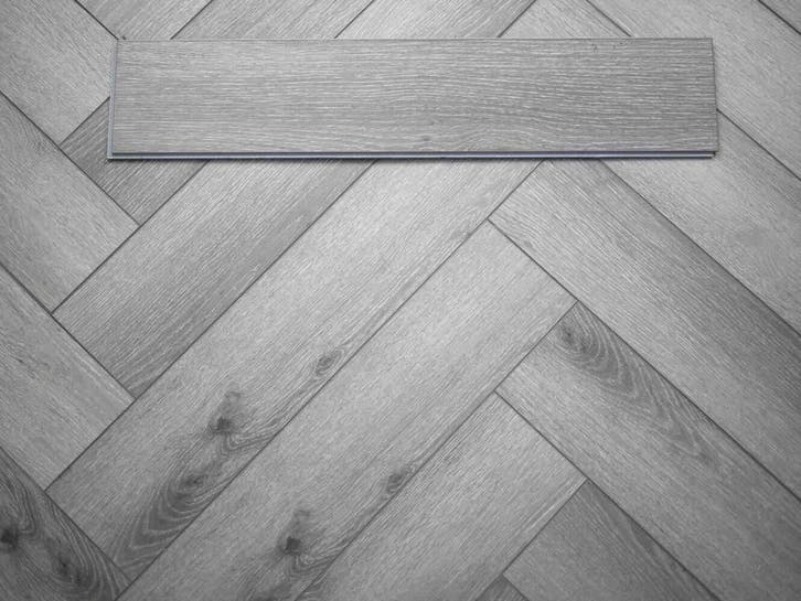 Chicago PVC visgraat Grijs eiken met geïntegreerde, Bricolage & Construction, Planches & Dalles, Enlèvement ou Envoi