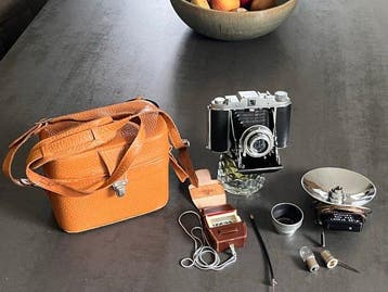 Shoei Model A Ruvinal 6x6 / 4,5x6cm. Rare & late c1951.