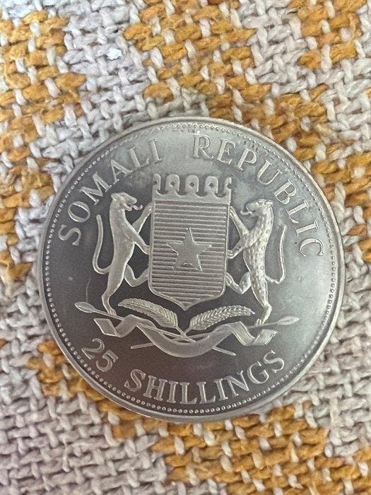 Somalië. 25 Shillings 2004 Papst Johannes Paul II. - 20g, Timbres & Monnaies, Monnaies | Europe | Monnaies non-euro