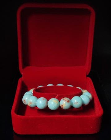 Prachtige Caribische Calcietarmband in geschenkdoos — Gratis, Verzamelen