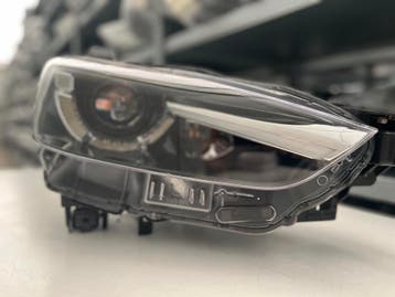 MAZDA CX-3 FULL LED 13PIN KOPLAMP RECHTS, Auto-onderdelen, Verzenden, Gebruikt, Mazda