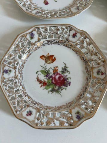Gorgeous Set of 6 Vintage Openwork Porcelain Dessert/Side, Antiek en Kunst
