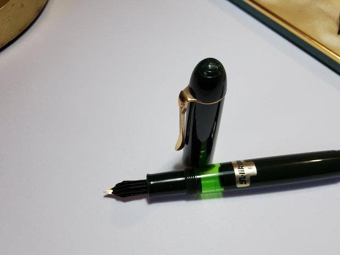 Pelikan - 140 export green with box + sticker - Vulpen, Verzamelen, Pennenverzamelingen