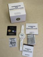 Swatch - MoonSwatch. Mission to Earthphase. Moonshine Gold., Nieuw