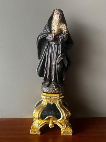 Beeld, Santa com Base Barroca em Talha Dourada (Séc. XVIII)