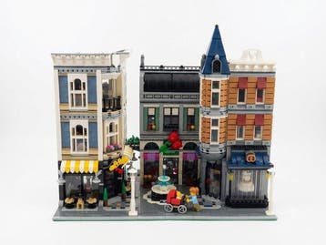 Lego Set - 10255 - Creator Expert - Assembly Square