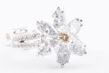 Ring - 18 karaat Witgoud - 2.98ct. tw. Geel Diamant