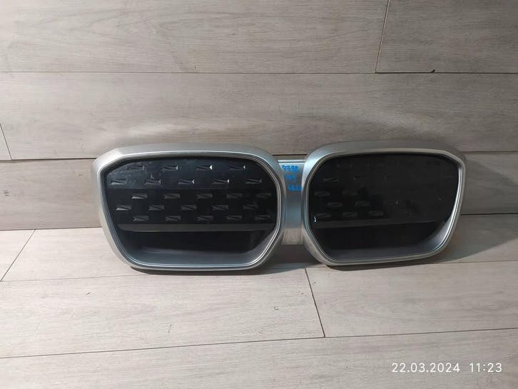BMW iX3 G08 Grill 9881798, Auto-onderdelen, Carrosserie, Gebruikt, Verzenden