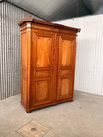 Kast - kleding kast, Linnenkast, cabinet - Kersenhout - Zeer