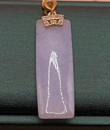 Collier en jadéite lavande de qualité Grade A certifié NGTC