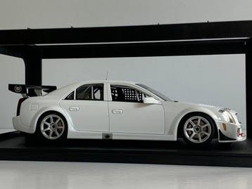 Autoart 1:18 - Model raceauto - Cadillac CTS-V Plain Body, Nieuw