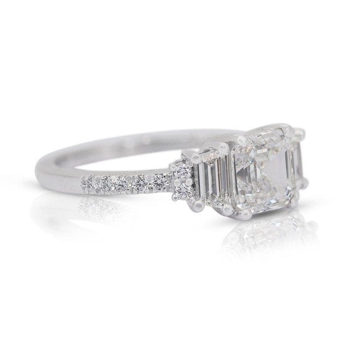 Ring - 18 karaat Witgoud - 1.96ct. tw. Diamant (Natuurlijk), Handtassen en Accessoires, Ringen