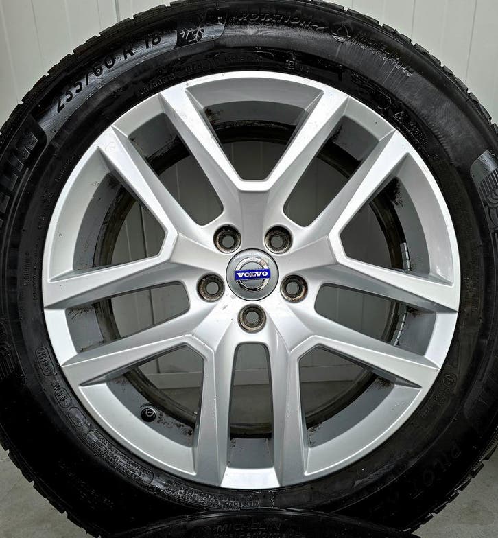 Volvo XC40 XC60 XC90 18 inch velgen winterbanden OEM 5x108, Auto-onderdelen, Banden en Velgen, 18 inch, Winterbanden, 235 mm, Personenwagen