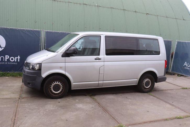 Veiling: Bestelwagen Volkswagen Caravelle Kombi Comfortline, Auto's, Bestelwagens en Lichte vracht, Ophalen