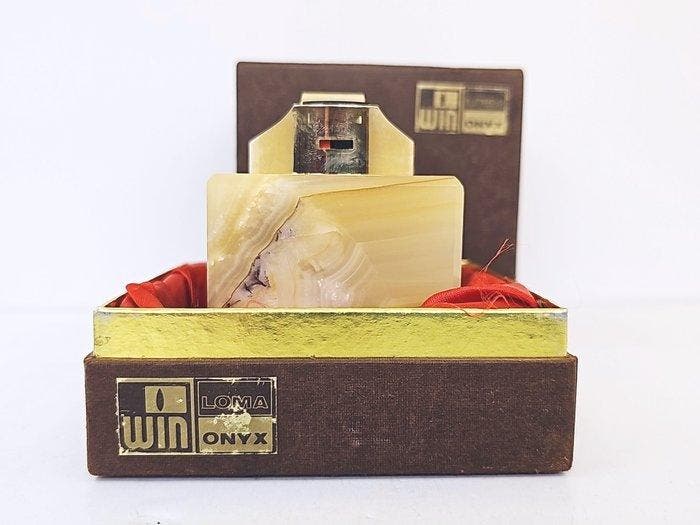 WIN - Tabletop - Zonder minimumprijs - Tafelaansteker -, Collections, Articles de fumeurs, Briquets & Boîtes d'allumettes