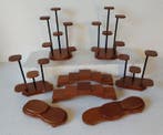 Standaard - 8 houten stands met totaal 39 kleine displays