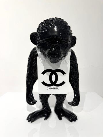 Van Apple - Fashion Monkey - Chanel