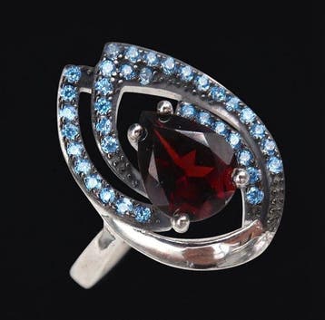 Grenat - Argent, Le Feu Sacré – Bague Grenat et Zircon Bleu