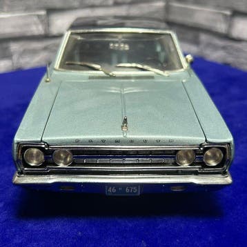 Die-Cast Promotions 1:18 - Modelauto - Plymouth Belvedere