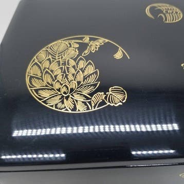 Yazaki  - Doos - 3-laags en 2-laags set met gouden Maki-e
