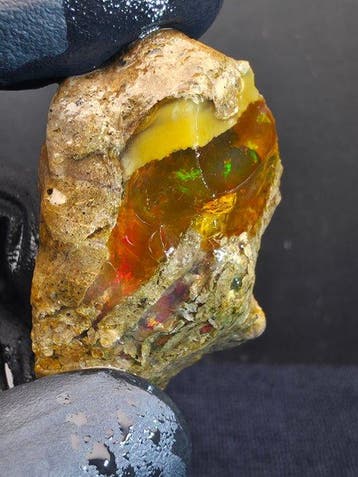 91cts Crystal Opal Specimen Ruw- 18 g