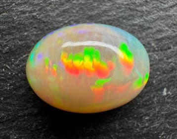 Opaal Cabochon- 1.68 g