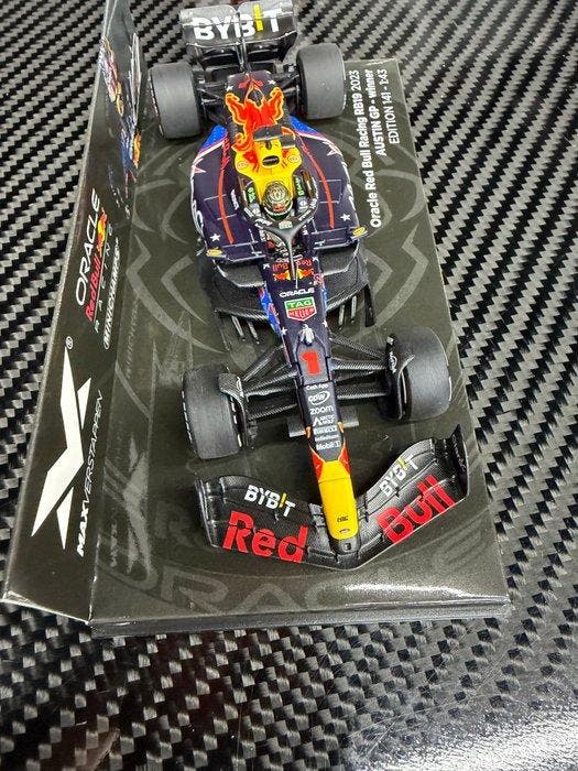 Minichamps 1:43 - Model sportwagen - Oracle Red Bull Racing, Hobby en Vrije tijd, Modelauto's | 1:5 tot 1:12
