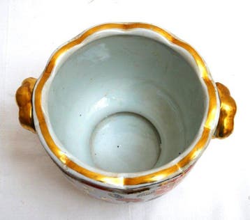 Pot de fleurs - Porcelaine, détails dorés - émail peint à la