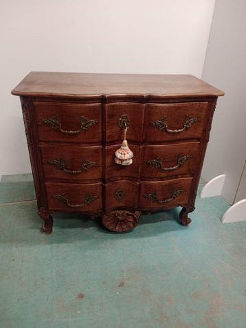 Commode - Noyer - Commode provençale du XVIIIe siècle