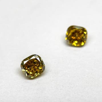 2 pcs Diamant (Natuurlijk gekleurd) - 1.10 ct - Cushion -