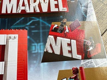 Lego Set - Marvel - MARVEL logo met 5 superhelden, Nieuw