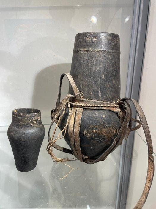 Vase (2) - Bois, Cuir, Antiek en Kunst, Kunst | Niet-Westerse kunst