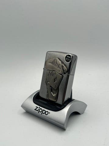 Zippo - Full House Poker Emblem High Polish” (A / 2015) -, Nieuw